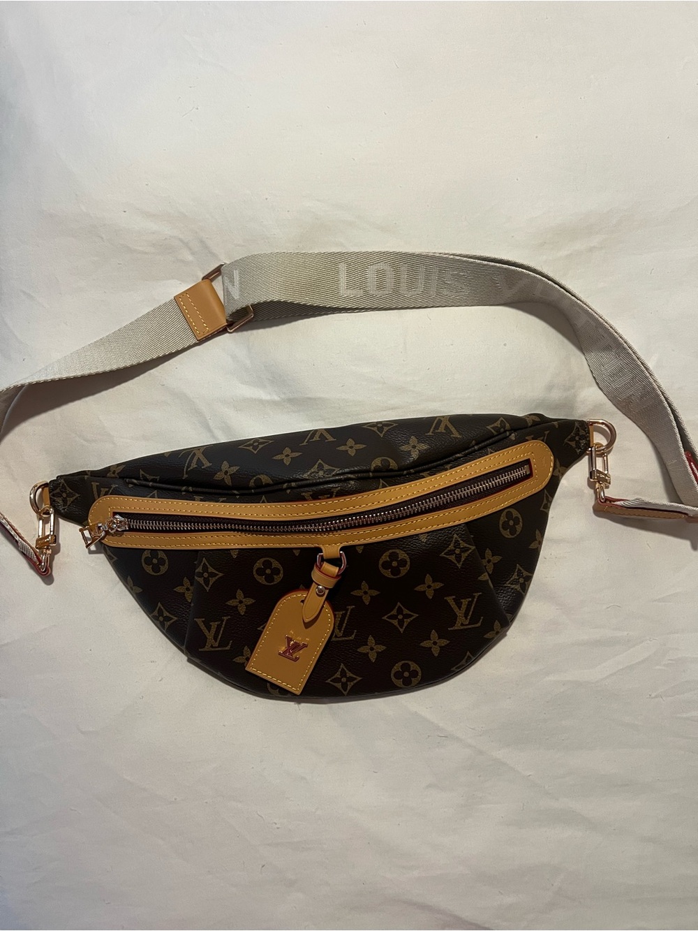 Louis Vuitton Monogram Crescent Belt Bag in Brown and Natural Vachetta - Picture 2 of 6